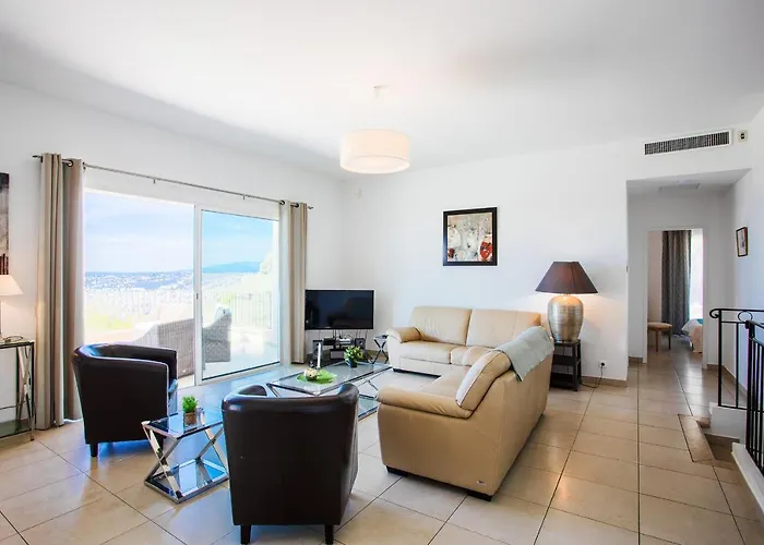 Vinaigrier Hills Vi3086 By Riviera Homes فيلة