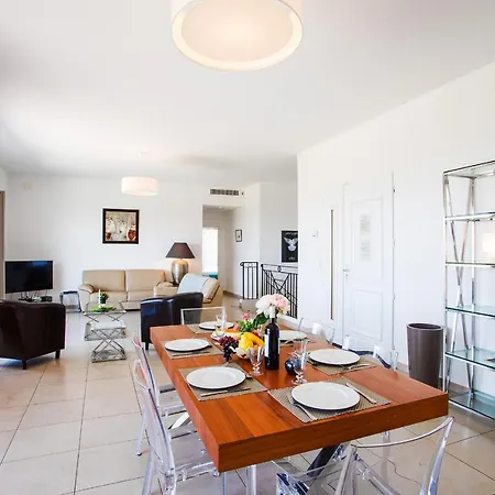 Vinaigrier Hills Vi3086 By Riviera Homes Вилла