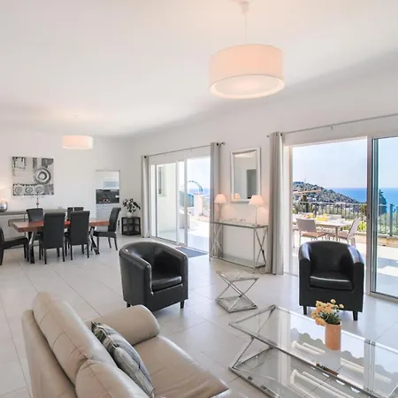 Вилла Vinaigrier Hills Vi3086 By Riviera Homes