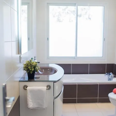 Вилла Vinaigrier Hills Vi3086 By Riviera Homes