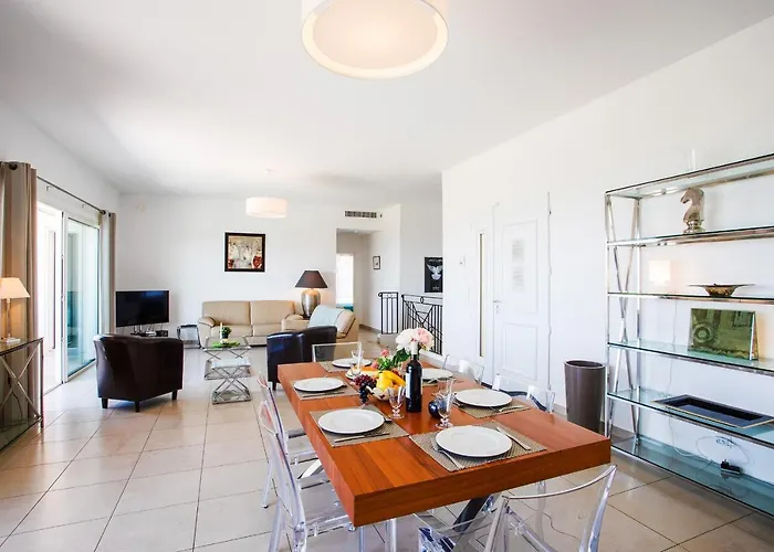 Vinaigrier Hills Vi3086 By Riviera Homes Villa